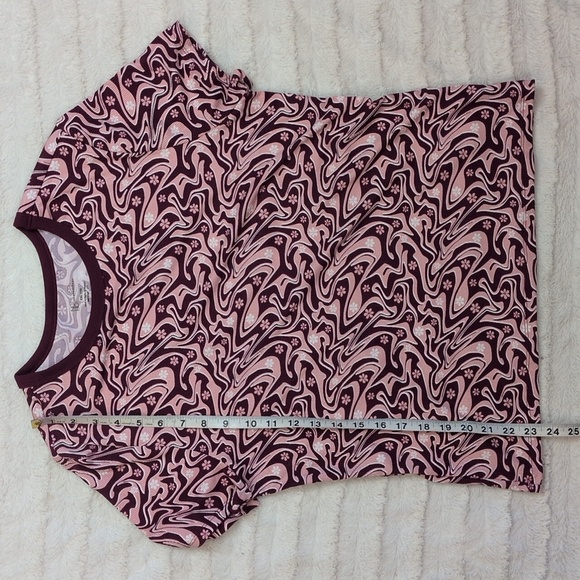 No Boundaries Juniors Retro Look Hippie Tee Shirt, Flower Power! - Picture 8 of 13